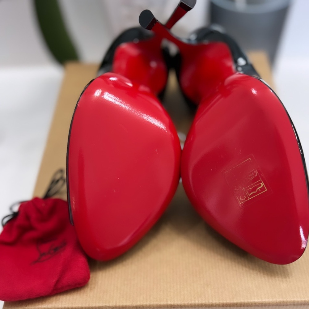 Louboutin yootish size 37(6), never worn. Tried on in house.